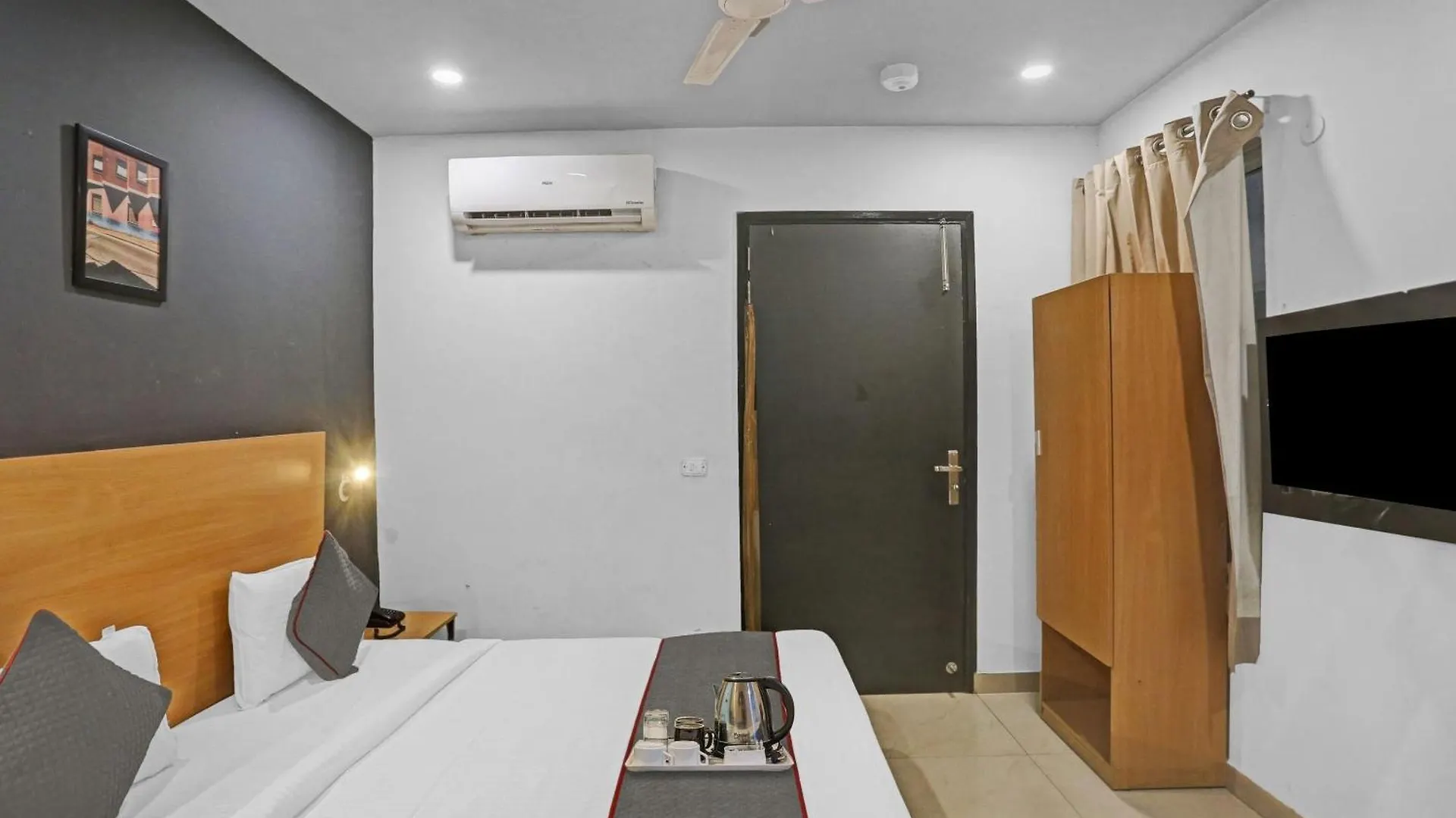 Townhouse Nangal Raya Pankha Road Hotel New Delhi 4*,  India
